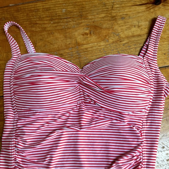 Pinup style tankini swim top - Picture 2 of 8